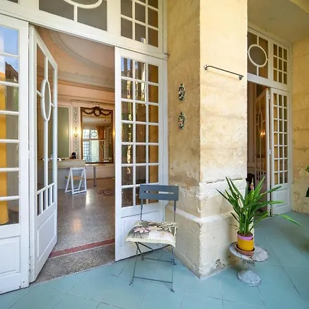 Le Versailles Unique Et Charme * Montpellier